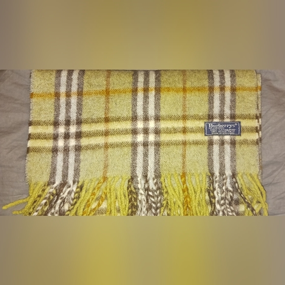 New Burberry's Green Cashmere Authentic Scarf - Picture 1 of 3